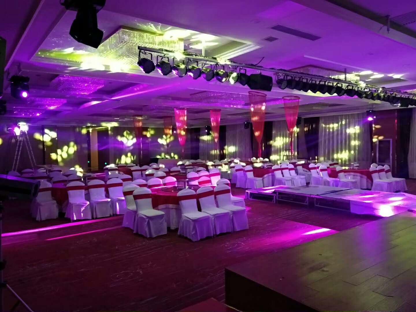 酒店宴会厅_三晞灯光,舞台灯光,酒吧灯光厂家,激光灯